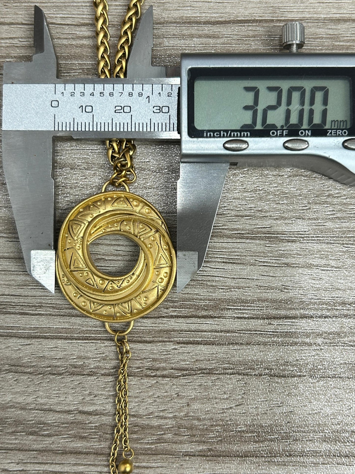 The Algerian Love Knot — A Promise of Return